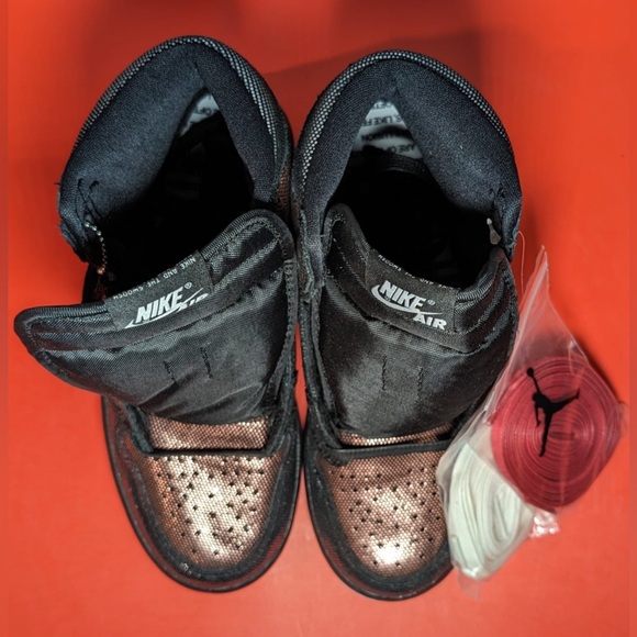 Size 5W - Air Jordan 1 Retro OG High Fearless W - Picture 2 of 6